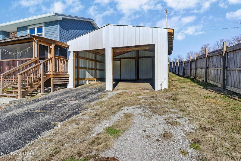 625 Mccartt St, Wartburg, TN 37887