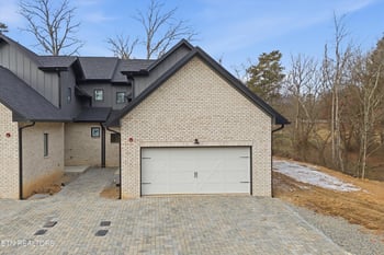 625 October Glory Ln, Knoxville, TN 37934