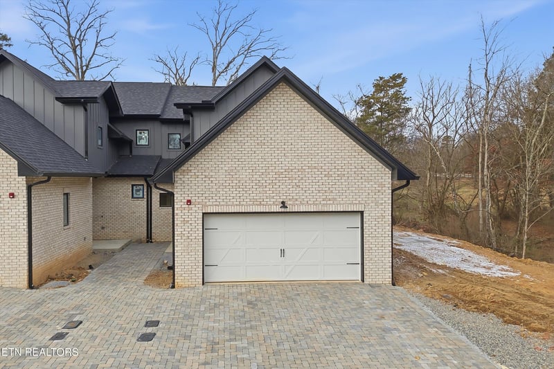 625 October Glory Ln, Knoxville, TN 37934