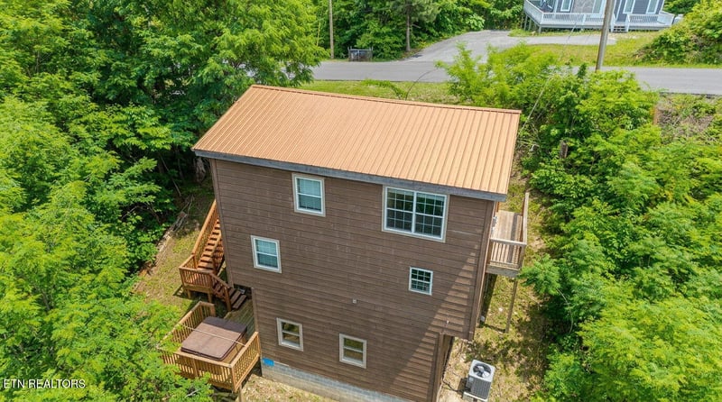 625 Pinecrest Dr, Gatlinburg, TN 37738
