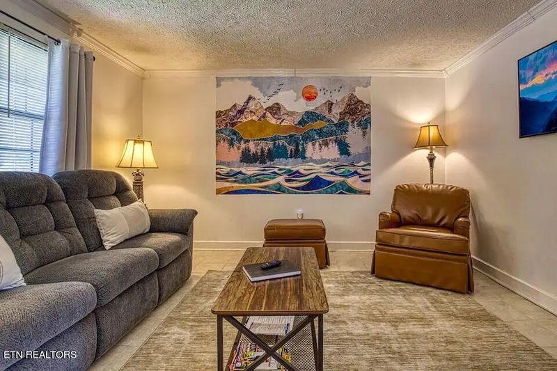 625 S Asbury Rd #APT 16, Pigeon Forge, TN 37863