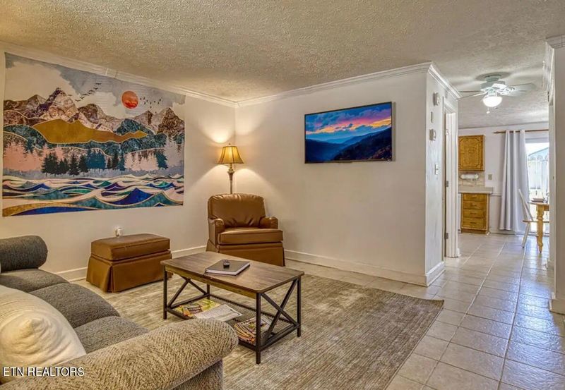 625 S Asbury Rd #APT 16, Pigeon Forge, TN 37863