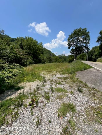 626-632 Briceville Hwy, Rocky Top, TN 37769