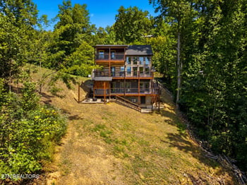 626 Jess Field Rd, Gatlinburg, TN 37738