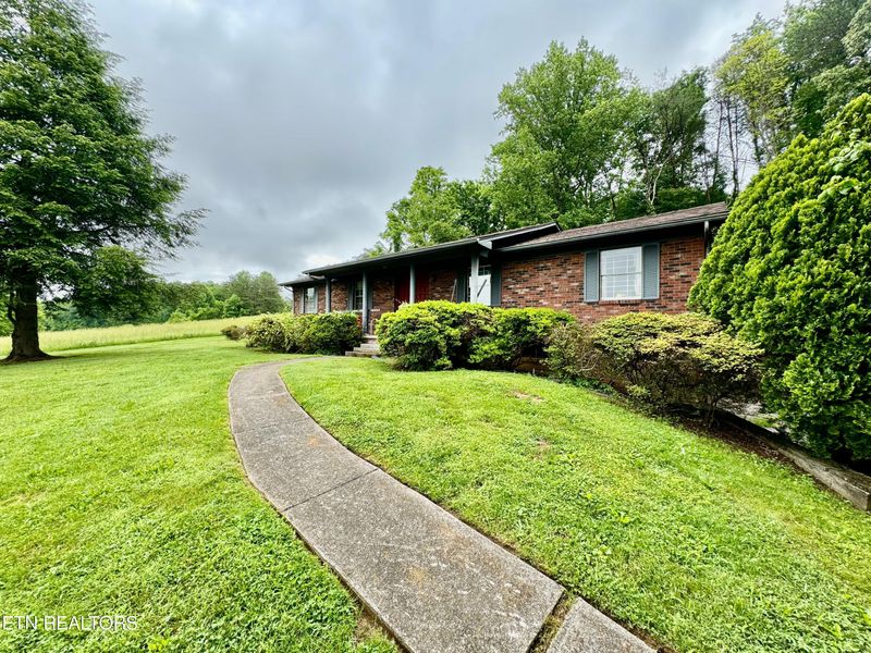 626 Rutledge Pike, Blaine, TN 37709