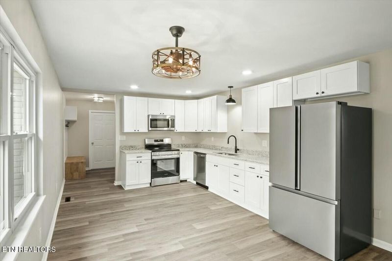 626 Skyline View Ln, Harriman, TN 37748
