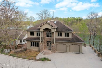 626 Windsor Ln, Jacksboro, TN 37757