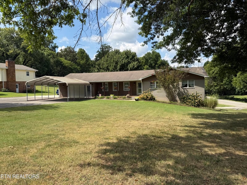 627 Greenwood Dr, Maryville, TN 37803