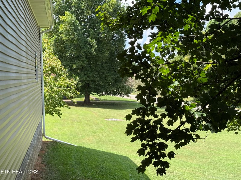 627 Greenwood Dr, Maryville, TN 37803