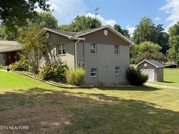 627 Greenwood Dr, Maryville, TN 37803