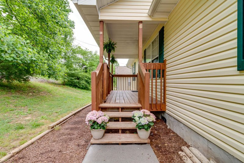 627 Thorngrove Pike, Strawberry Plains, TN 37871
