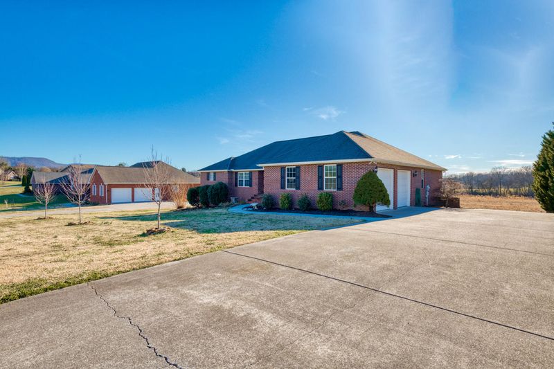 627 Tips Way, Maryville, TN 37804