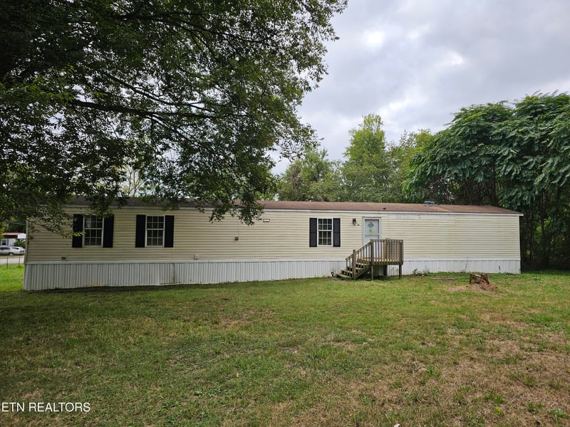 627 W Strang St, Rockwood, TN 37854