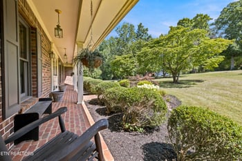 628 Charlotte St, Athens, TN 37303