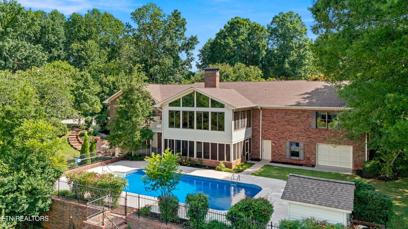 628 Charlotte St, Athens, TN 37303