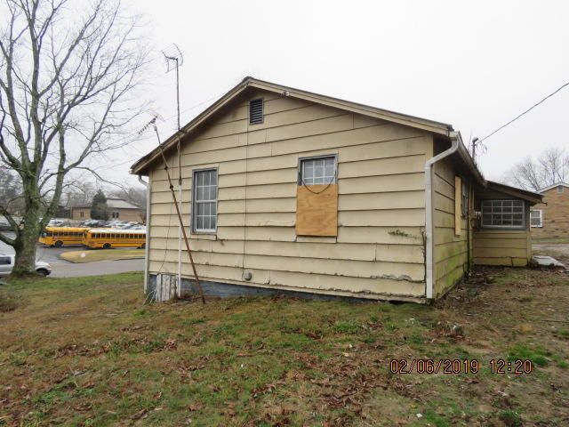 628 Pumphouse Rd, Rockwood, TN 37854