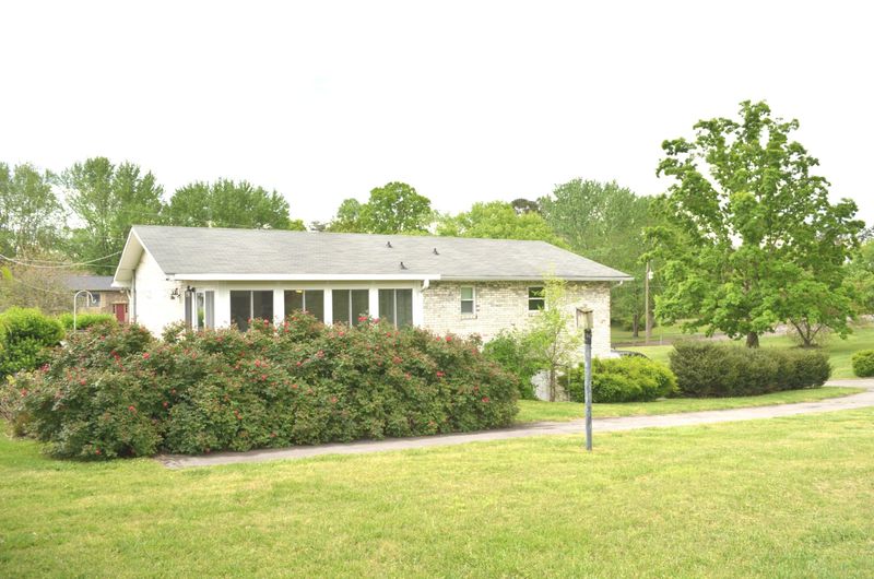 628 T St, Seymour, TN 37865