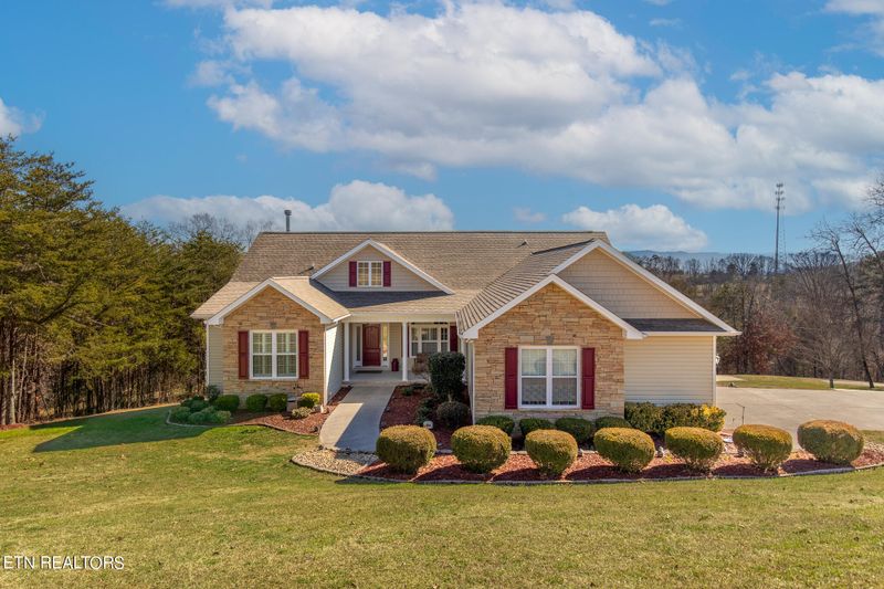 629 Emerald Ave, Kodak, TN 37764