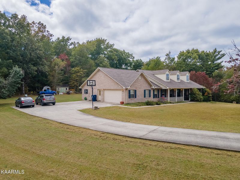 629 Hugh Jones Rd, Sunbright, TN 37872
