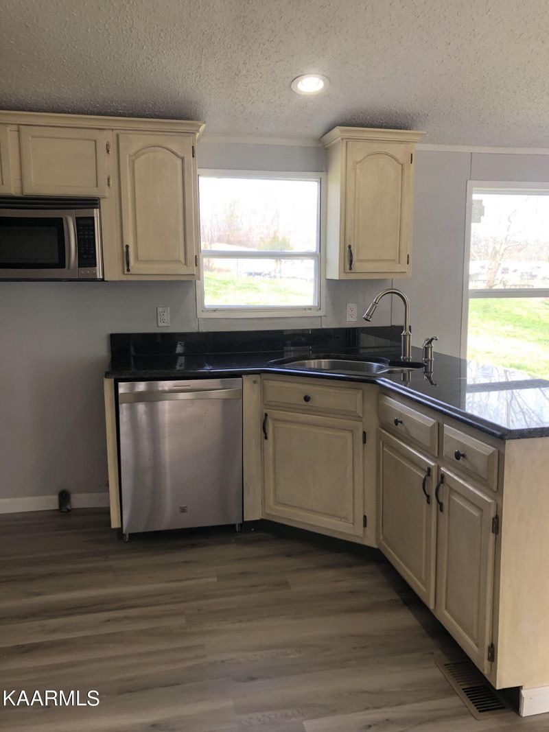 629 Rocky Summit Rd, Bean Station, TN 37708