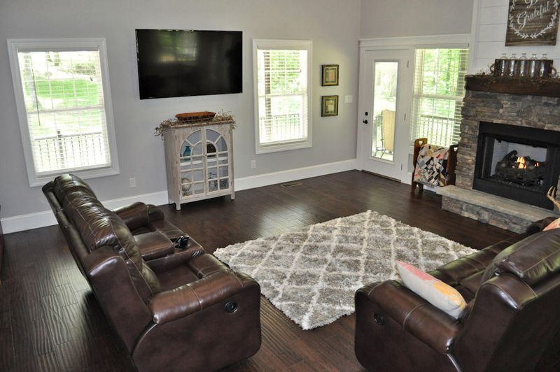 629 Topside Dr, Sevierville, TN 37862