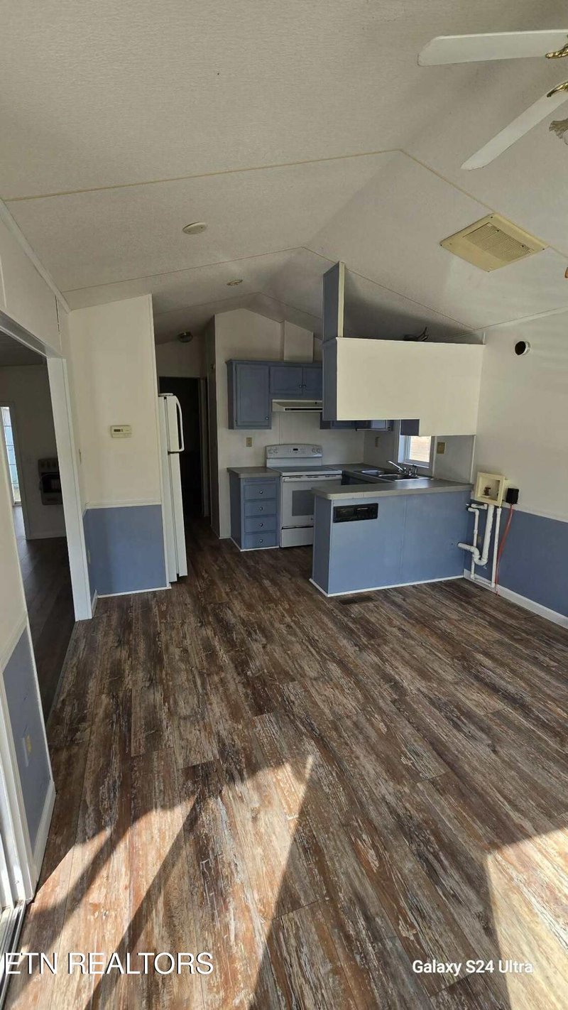 63 Apache Tr, Crossville, TN 38572