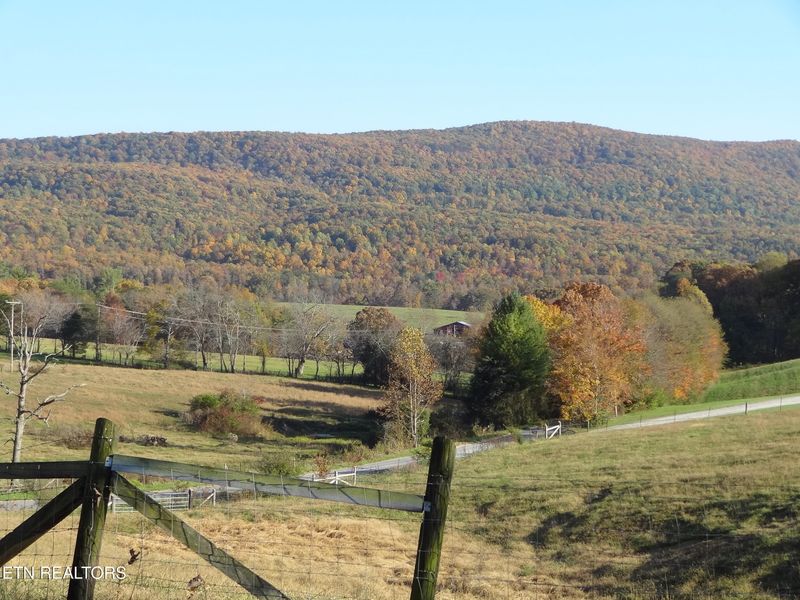 63 Buck Patton Rd, Crossville, TN 38555