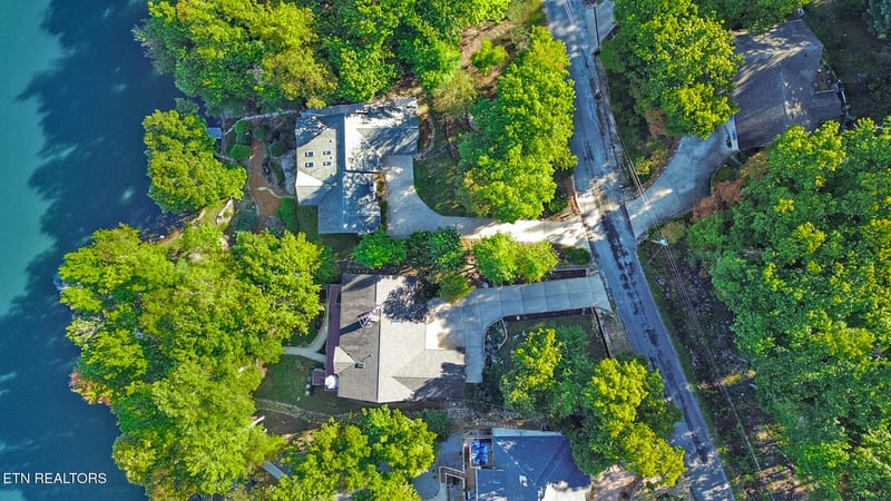 63 Chelteham Ln, Crossville, TN 38558