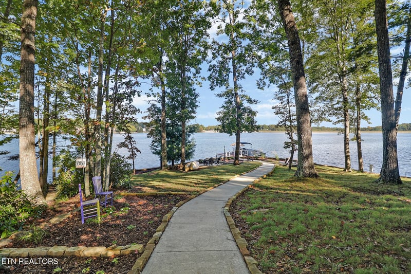 63 Chelteham Ln, Crossville, TN 38558