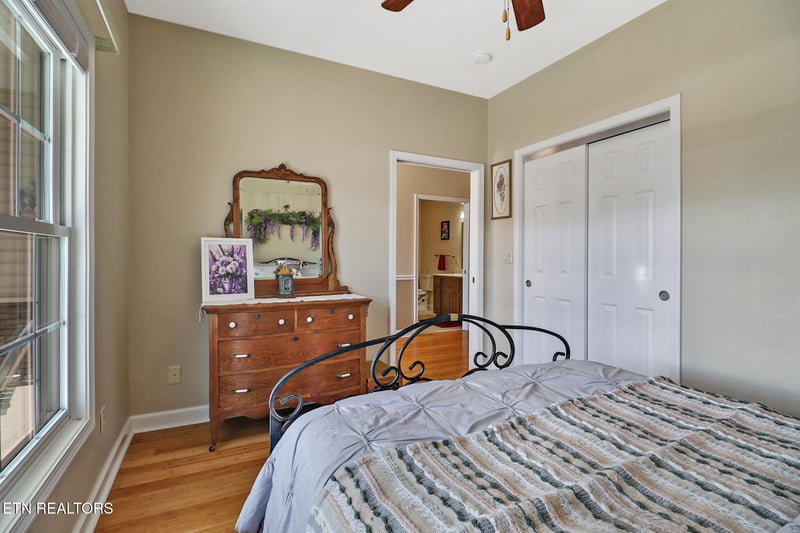 63 Gardens View Dr, Crossville, TN 38555