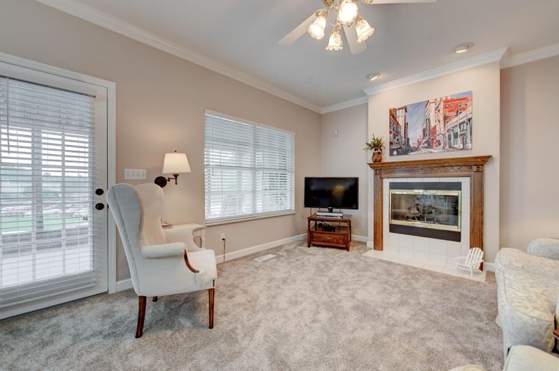 63 Riverview Dr, Oak Ridge, TN 37830