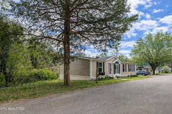 630 Butler Mill Rd, Oliver Springs, TN 37840