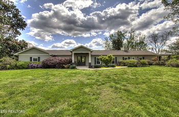 630 Grandview Dr, Maryville, TN 37803