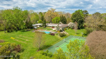 630 Grandview Dr, Maryville, TN 37803