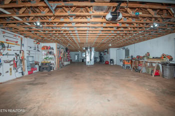630 Kenny Brook Ln, Greenback, TN 37742
