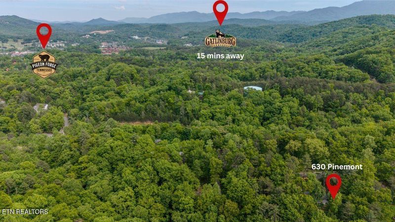 630 Pinemont Dr, Pigeon Forge, TN 37863