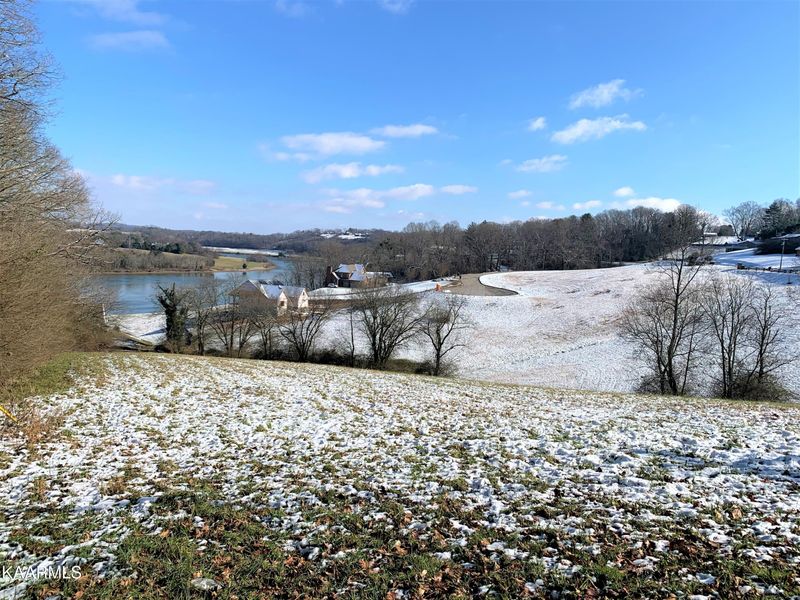 630 River Rd, Loudon, TN 37774