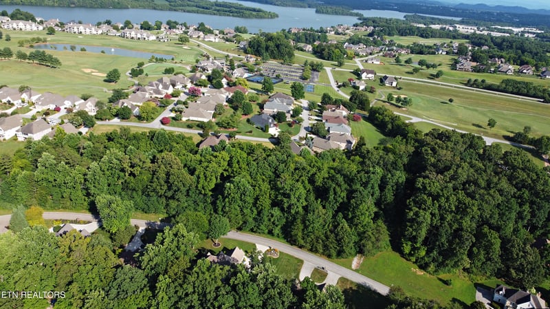 630 Sandpiper Dr, Vonore, TN 37885
