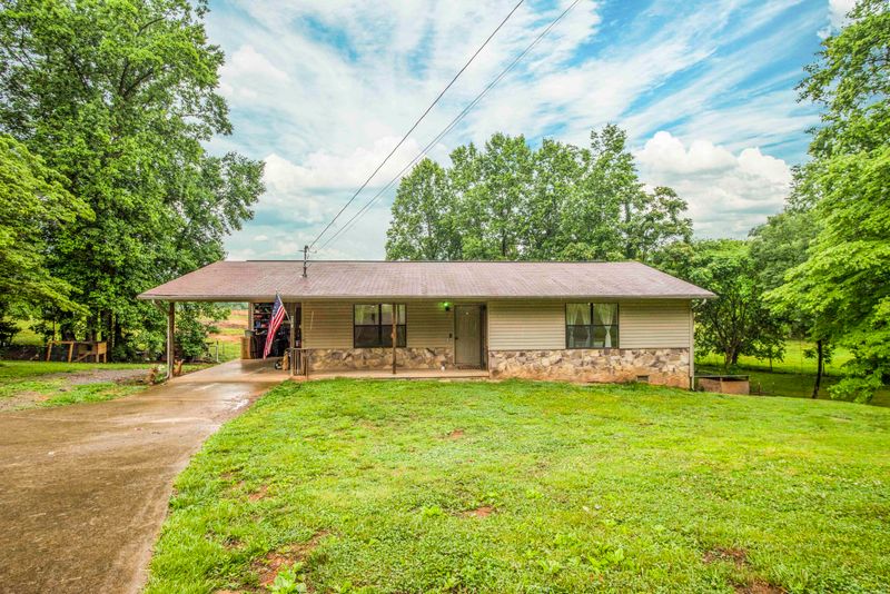 630 Snodderly Rd, Lenoir City, TN 37771