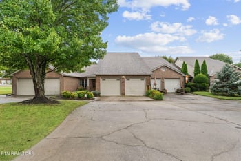 630 Sunrise Cir, Sevierville, TN 37862