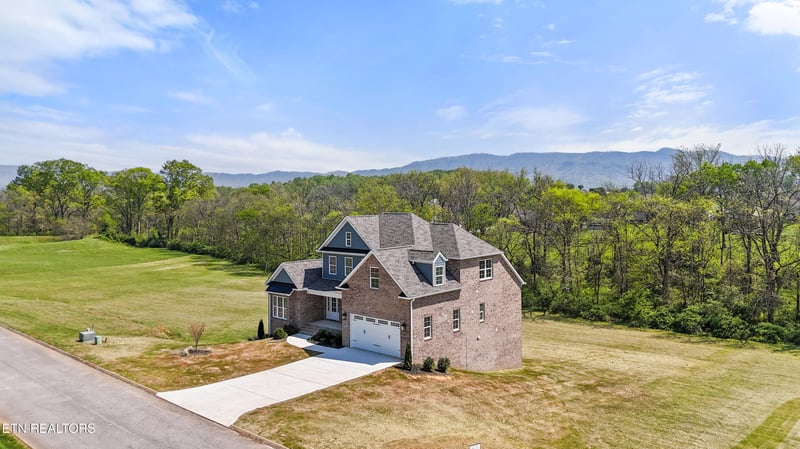 630 Winding Creek Way, Walland, TN 37886