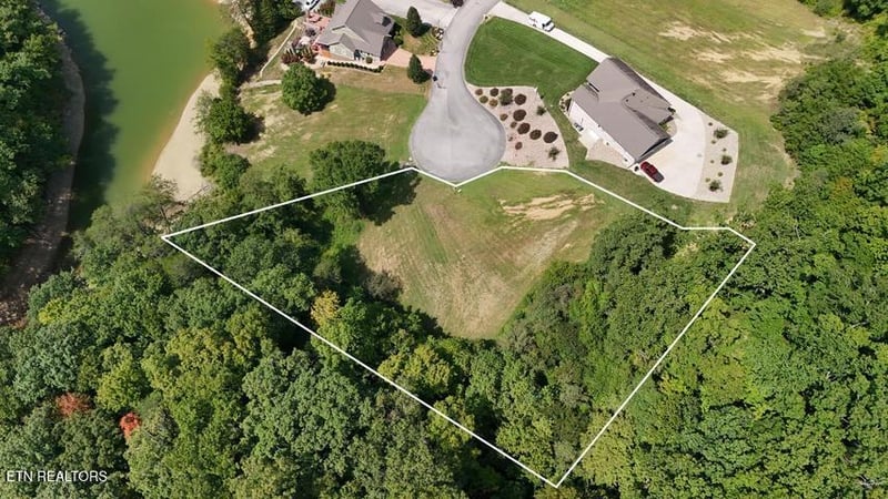6300 Coves Edge Tr, Russellville, TN 37860