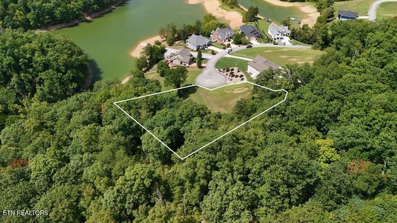 6300 Coves Edge Tr, Russellville, TN 37860