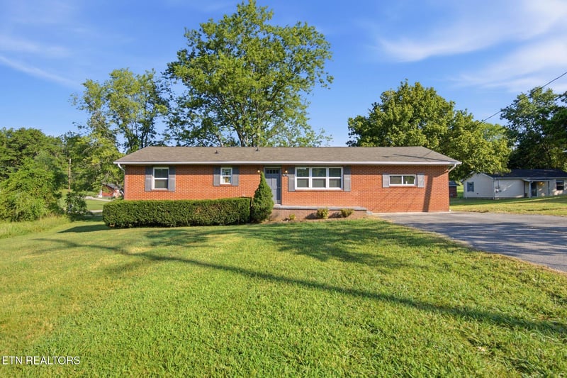 6301 Strawberry Plains Pike, Knoxville, TN 37914