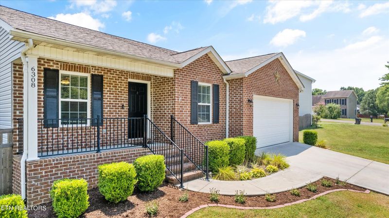 6308 Daisy Pointe Ln, Knoxville, TN 37920