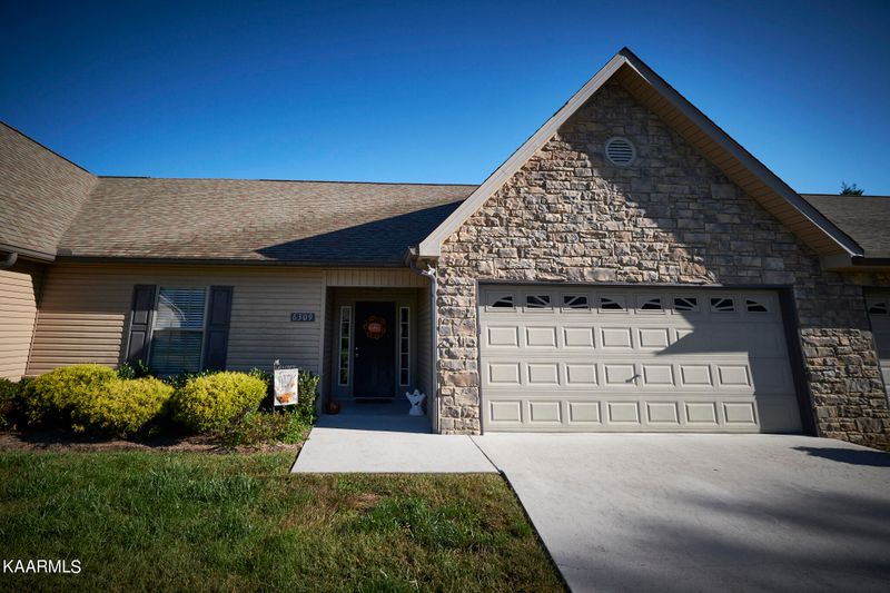 6309 Macklin Bend Way, Powell, TN 37849