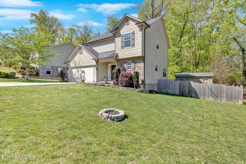 631 Coronado Crest Rd, Maryville, TN 37804