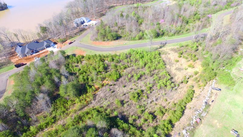 631 Falcon Tr, Vonore, TN 37885