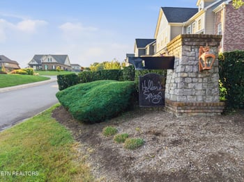631 Karch Dr, Maryville, TN 37803