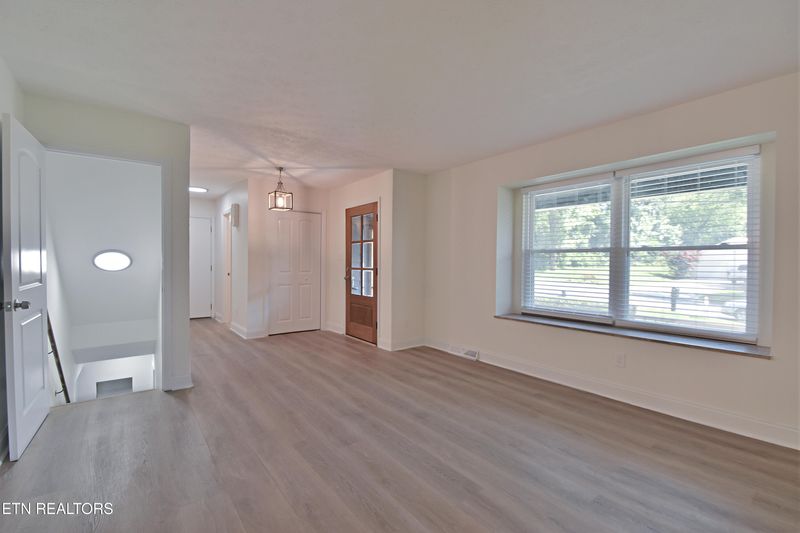 631 Plainfield Rd, Knoxville, TN 37923
